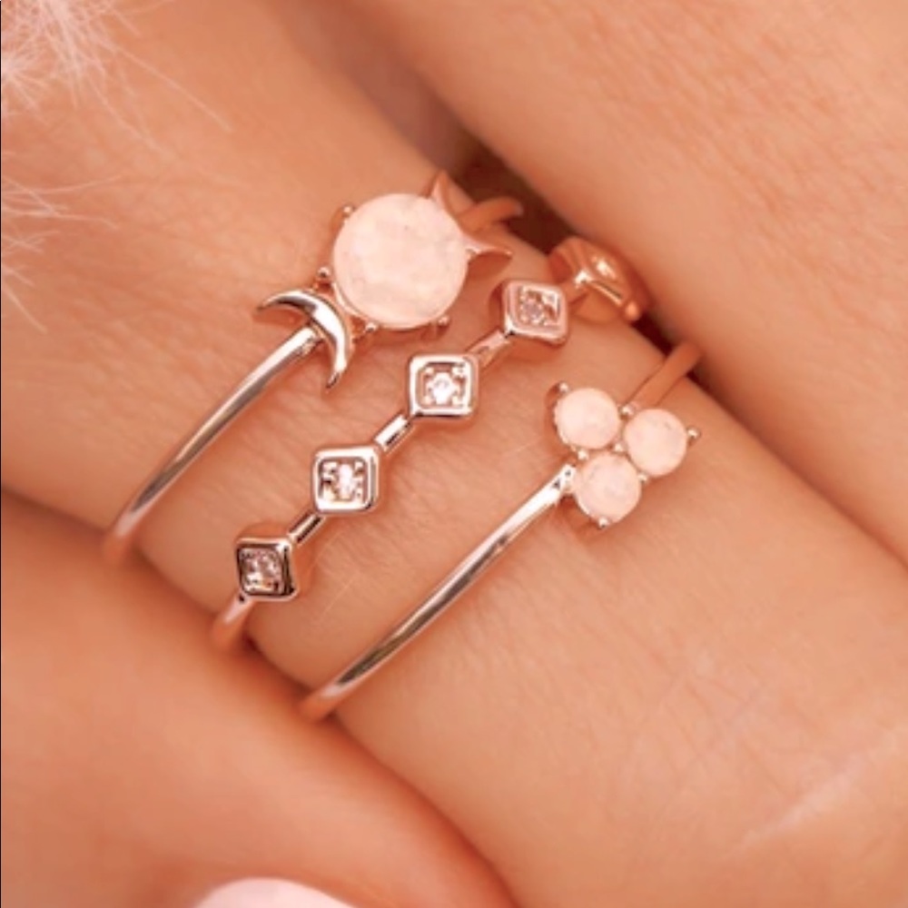 Rare find! Size sold out online! Pura Vida Topanga Canyon Ring Set in size 8
